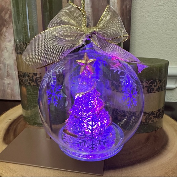 NWT- Lenox Light Up Wonder Ball Christmas Tree Ornament That Changes Color 4.75” - Picture 4 of 9